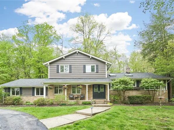 5680 Ledgebrook Ln, Solon, OH 44139