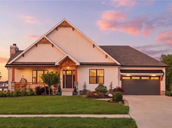 202 NW Ambersham Dr, Lees Summit, MO 64081