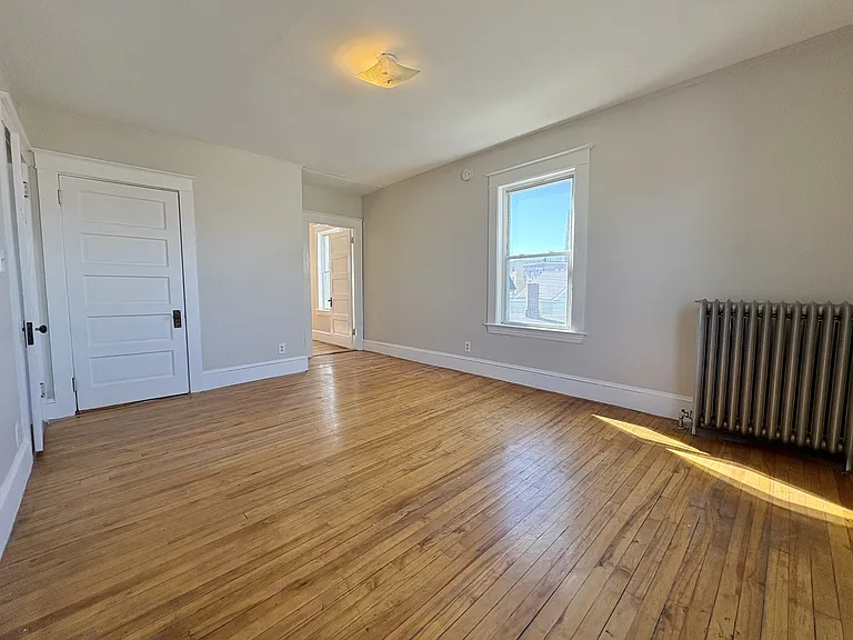 73 College St #3 — Photo 7