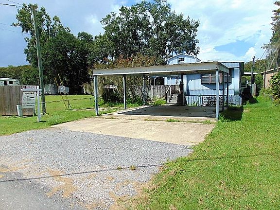 3rd image of 1072-C Landry Dr