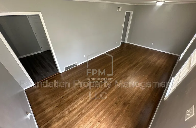 1617 Haywood Ave — Photo 6