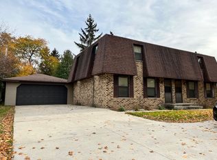 3105-3107 Riverside Dr, Green Bay, WI 54301