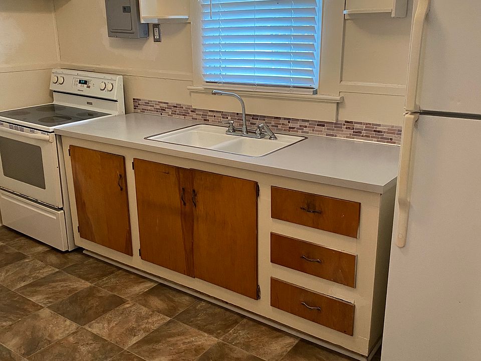 1st image of 2525 1st Ave SW APT 1