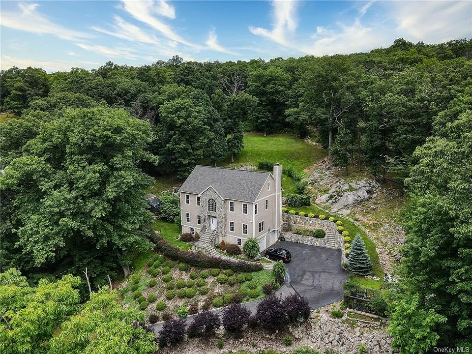 1st image of 64 Mountain Dr