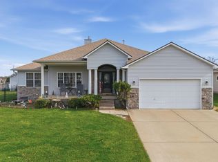 828 N Saddle Run St, Mulvane, KS 67110