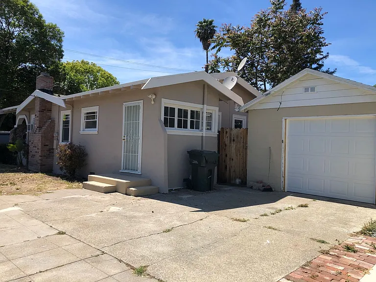 1835 Estudillo St — Photo 15