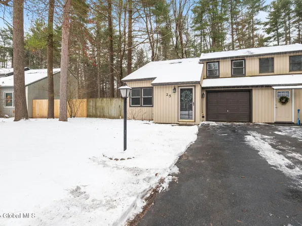 25 Wake Robin Road, Malta, NY 12020