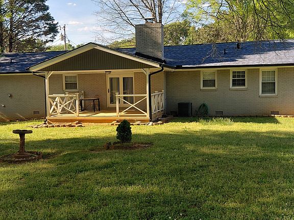 5th image of 1035 Waterside Dr SE