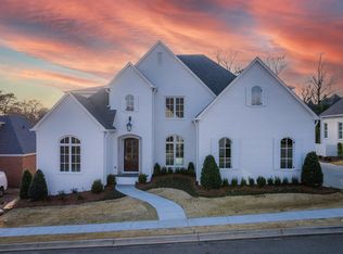 2213 Walnut Hill Dr, Vestavia Hills, AL 35226