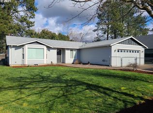 811 E 5th St, Molalla, OR 97038