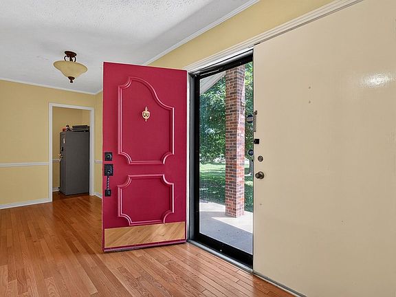 5th image of 1945 Skymont Dr