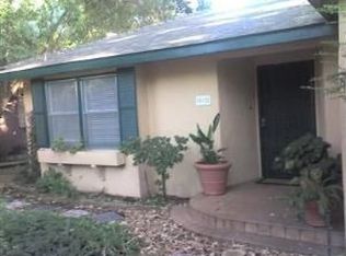 532 Circle Dr S, Fresno, CA 93704