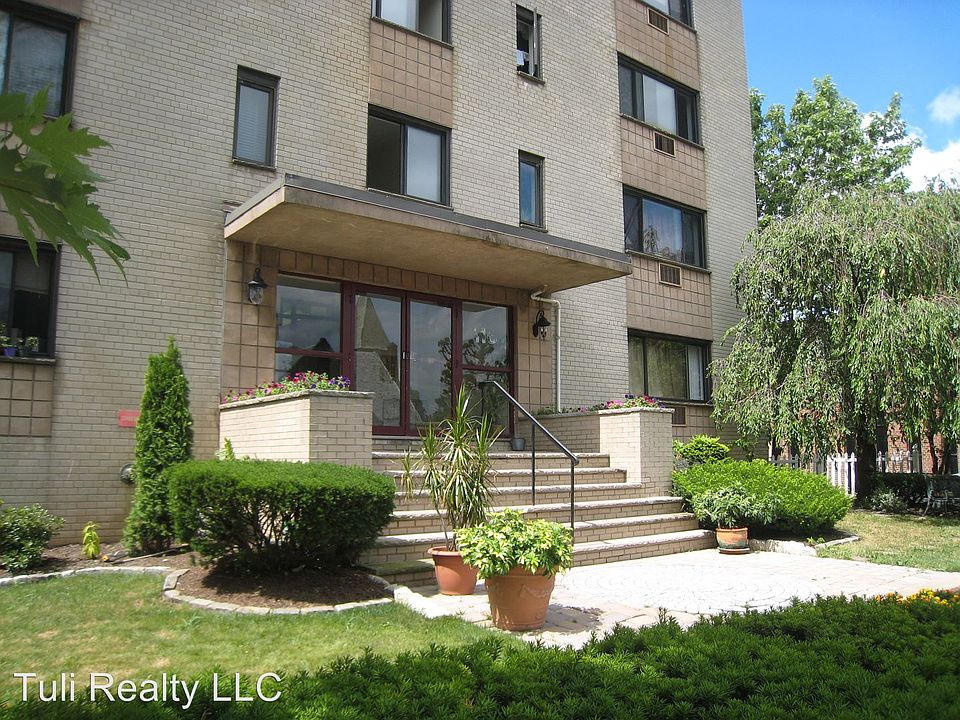 1st image of 116 Irvington Ave APT 1F
