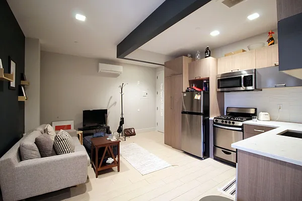 Rented by Uptown Flats LLC | media 49