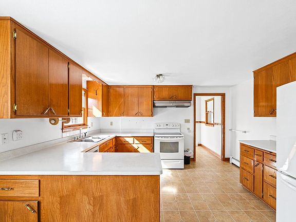 2nd image of 823 Columbia AVENUE