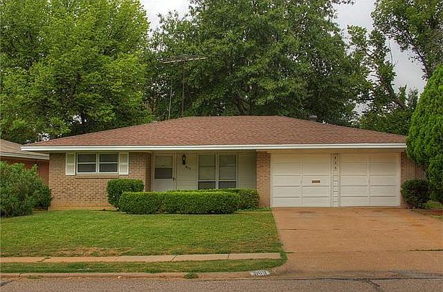 1st image of 609 Lynn Dr E