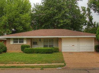 609 Lynn Dr E, Irving, TX 75062