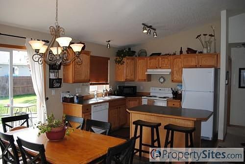 4th image of 454 N Blandwood Ct