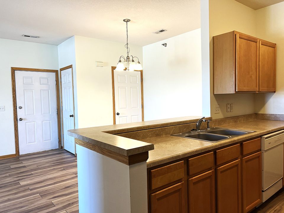 1st image of 1835 SW White Birch Cir
