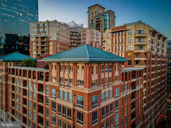 717 President St #Penthouse 802, Baltimore, MD 21202