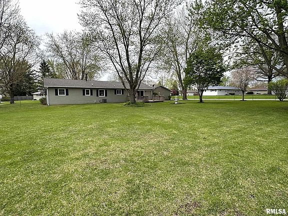 4th image of 117 Illinois Ave