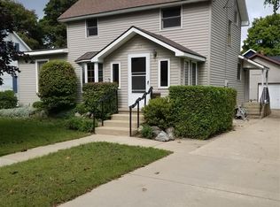 103 E Lincoln St, Charlevoix, MI 49720