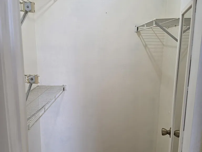 1531 Lake Clay Dr — Photo 18