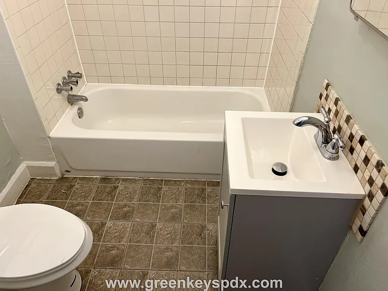 Bathroom in 3715