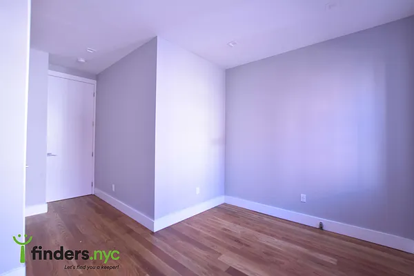 Rented by Clove Realty LLC | media 12