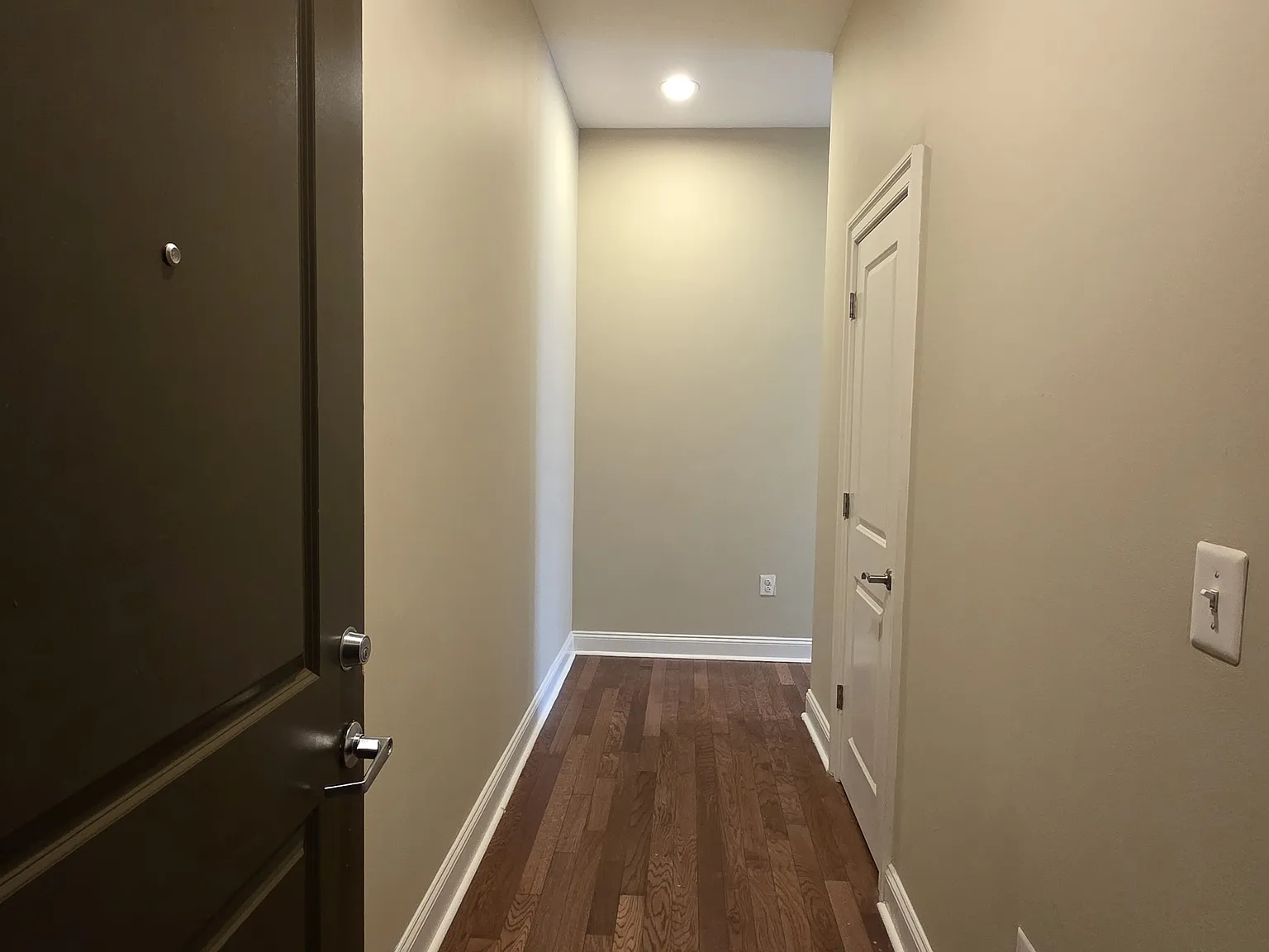 1 bed, 860 sqft, $2,495 — Photo 2