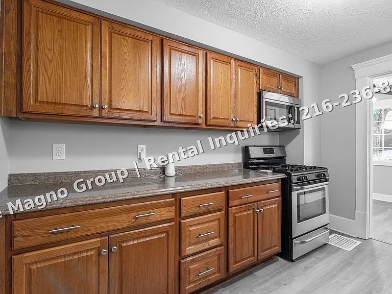 312 Upland Ave — Photo 8