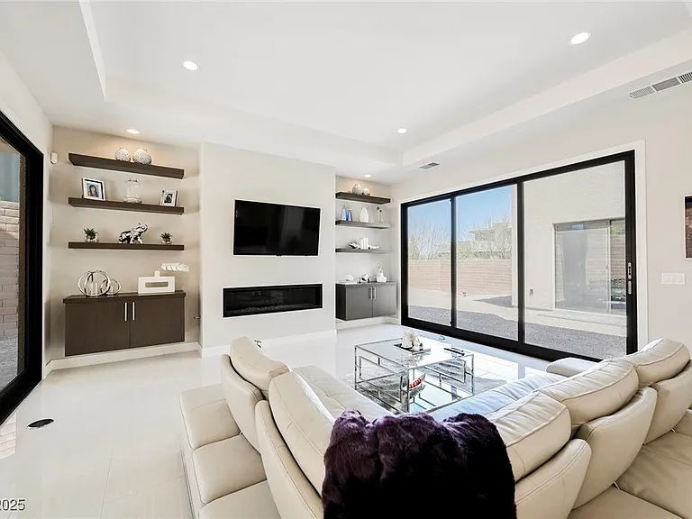 19 Garden Rain Dr — Photo 3