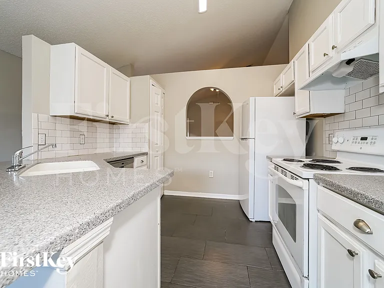 3413 Alec Dr — Photo 6