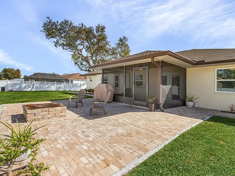 21442 Bancroft Ave — Photo 22