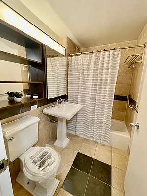 Rented by Cushman & Wakefield (Management) | media 17