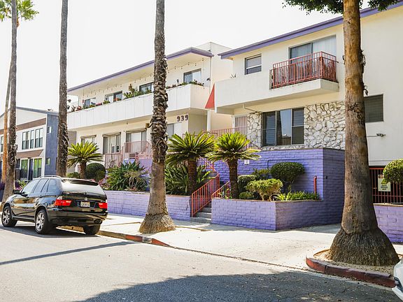 2nd image of 939 N Curson Ave #8