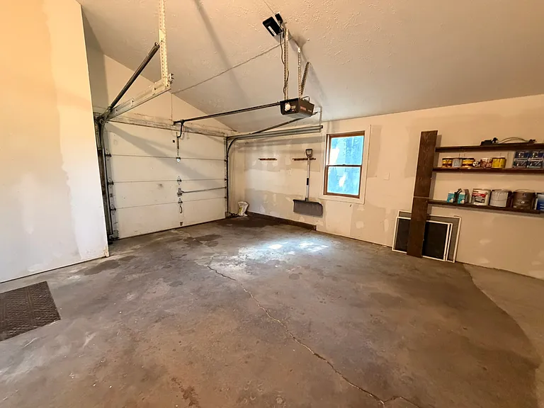 3627 Spring St — Photo 5