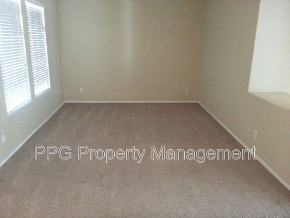 4th image of 15061 W Larkspur Dr