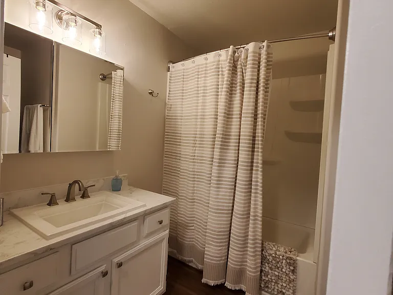 upstairs Full bathroom4x5_03232026
