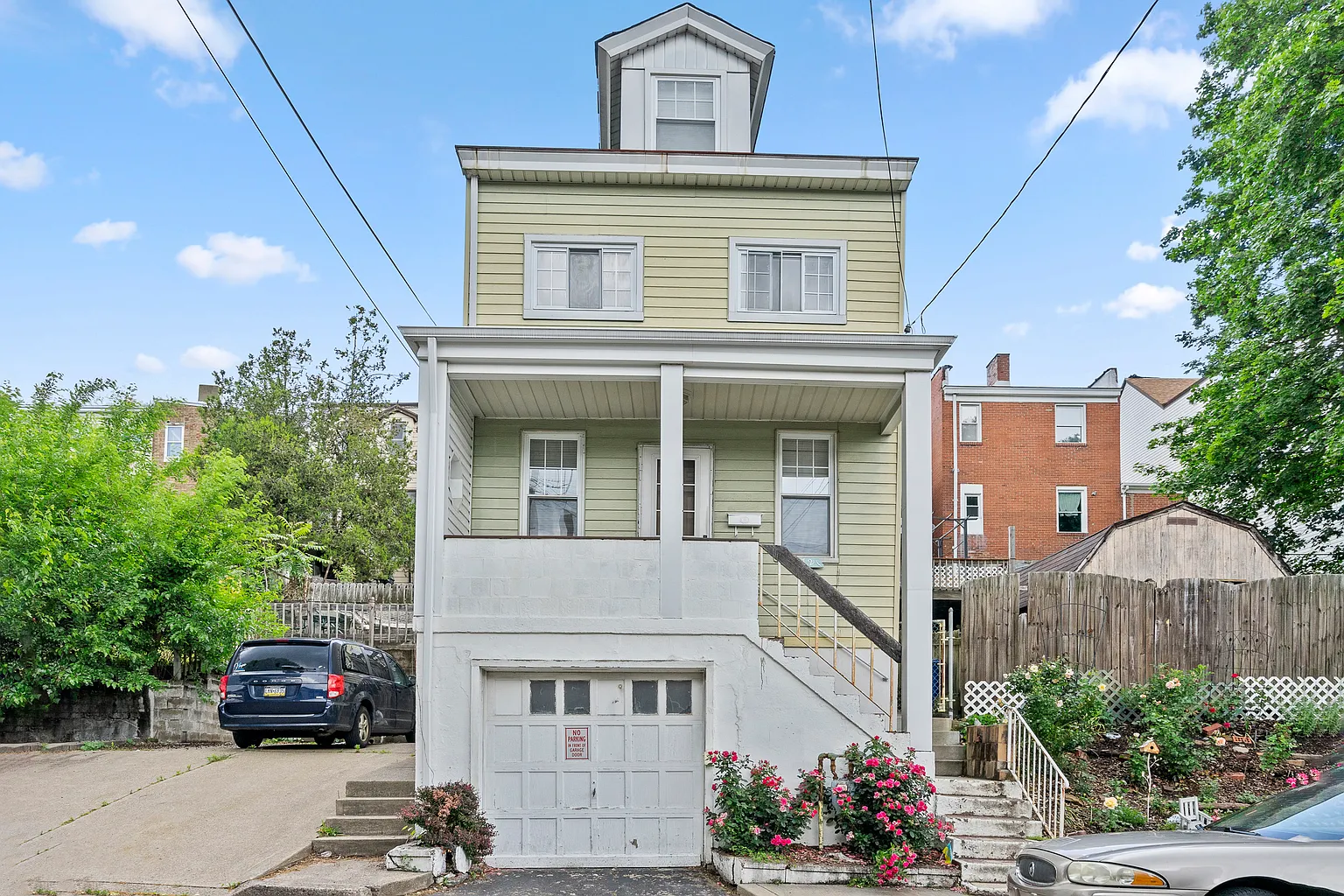 2721 Berg St photo 1