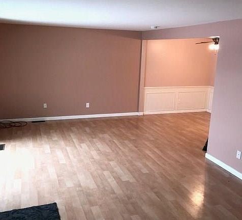 4th image of 7970 Mentor Ave #10