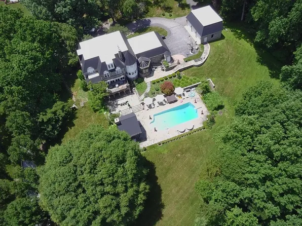 13916 Green Branch Dr, Phoenix, MD 21131