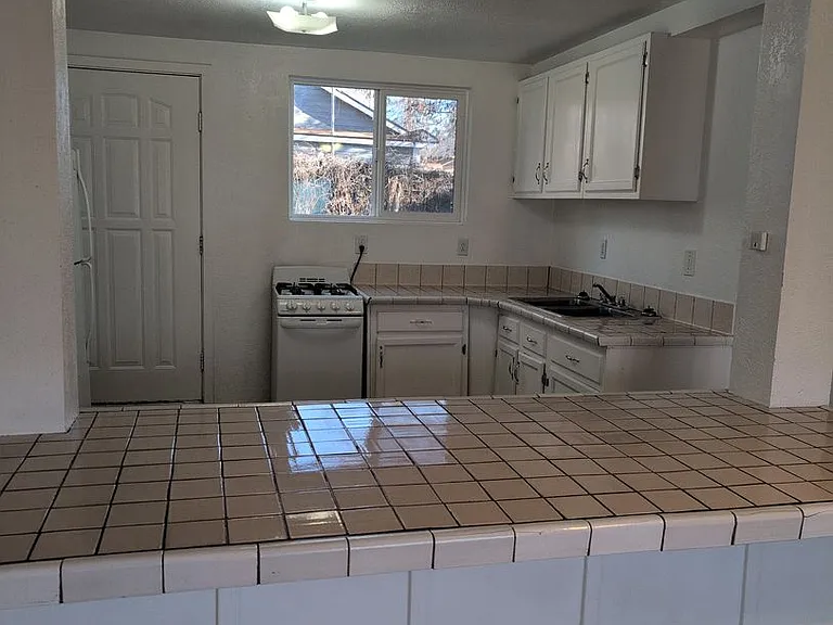 2333 Garden Ave — Photo 2