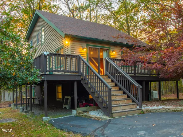 130 Lakewood Dr, Milford, PA 18337