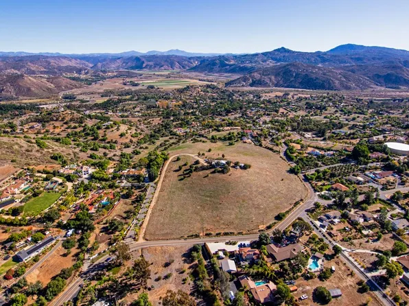 2510 Summit Dr, Escondido, CA 92025