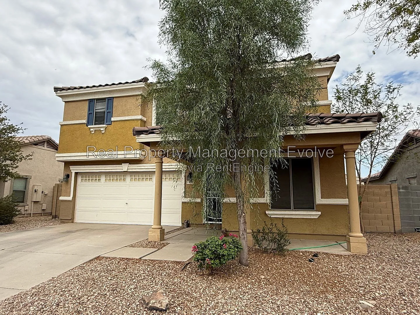 4 bed, 3.0 bath, 2302 sqft, $1,895 — Photo 2