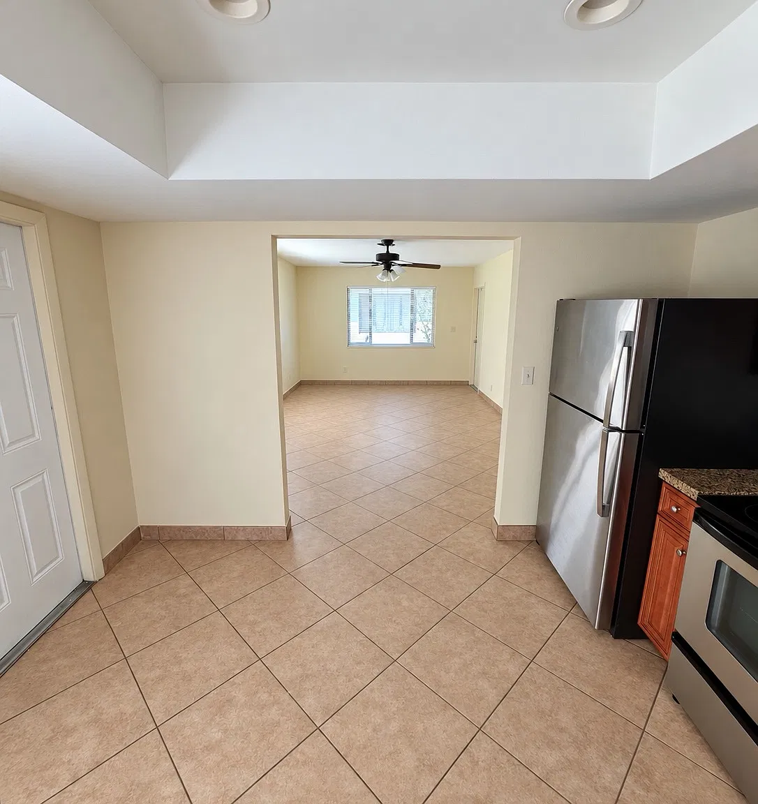 3 bed, 1200 sqft, $2,500 — Photo 2