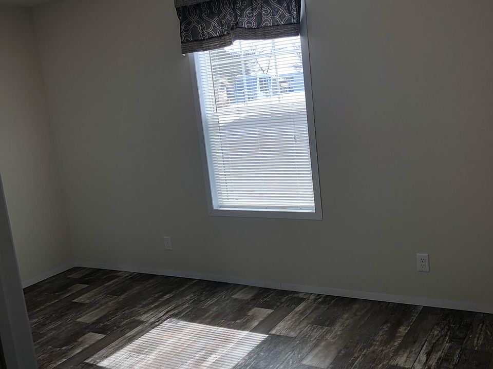 1st image of 12 Eagle Vista Ln