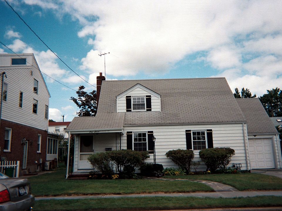 1st image of 411 McNulty Pl