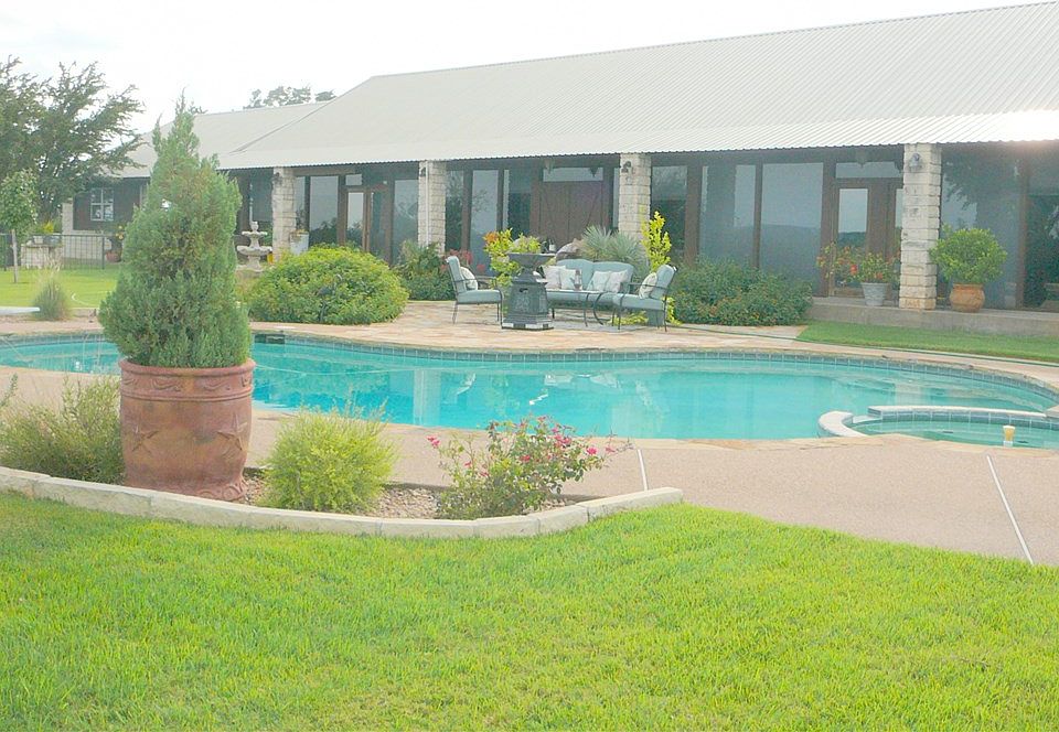 1st image of 3139 Oak Trail Dr
